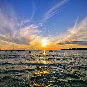 Apartment Emily Deluxe Superior 5 Star Apartment, Your Piece Of Heaven With Sea & Park View, Novigrad Istria